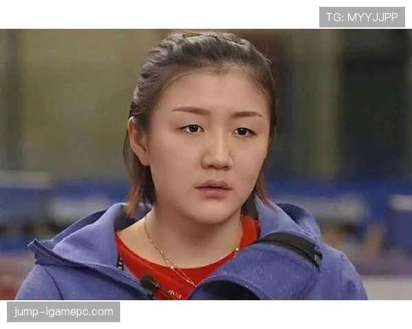 陈梦逛菜市场那张图，手腕上的表把人都秒成配角